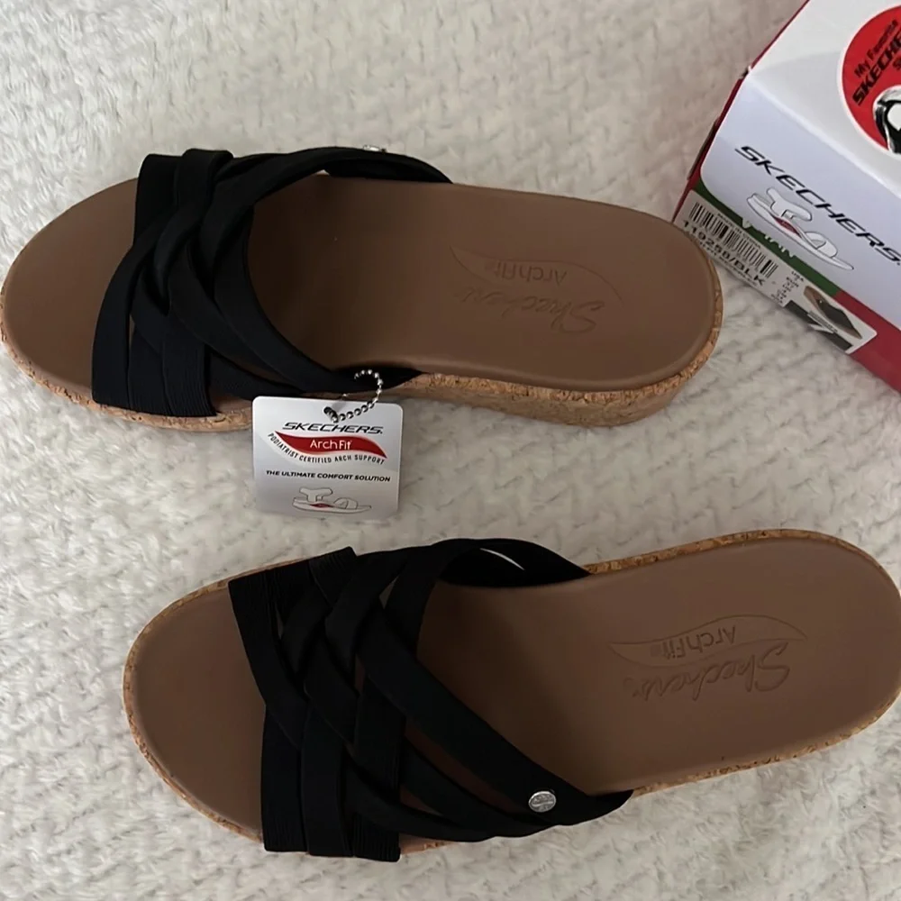 Skechers Women Arch Fit Black Wedge Sandals Size 7 New in Box